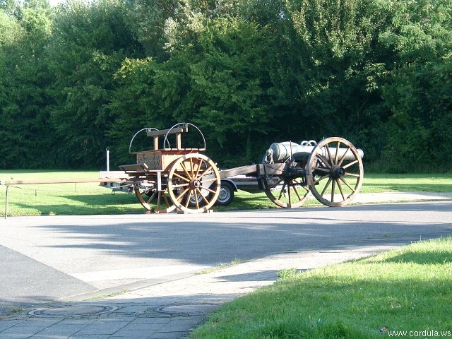 Cordula's Web. Cannon in Kaarst.